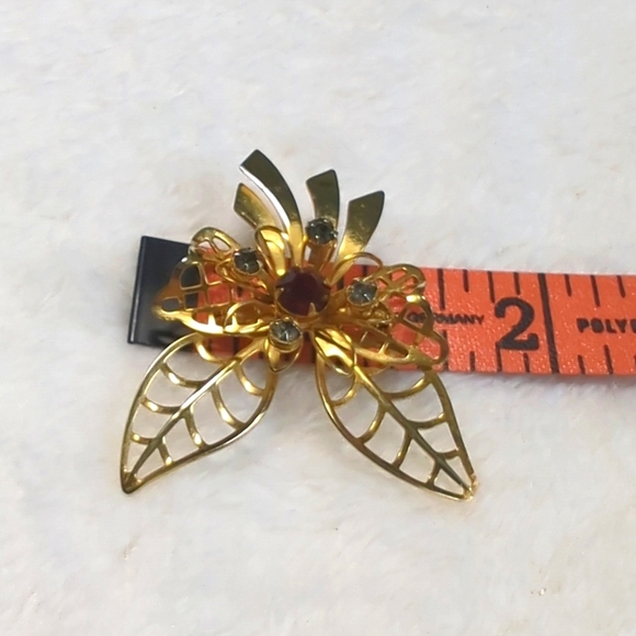 Vintage 60's Goldtone and Rhinestone Spray Brooche - Picture 8 of 8